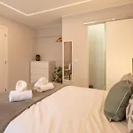 Villa Family-friendly With Private Pool & Rooftop Oasis Alvor