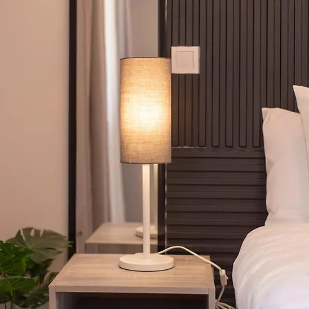 Family-friendly With Private Pool & Rooftop Oasis *