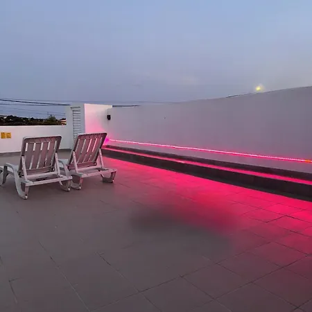 Family-friendly With Private Pool & Rooftop Oasis 알보르
