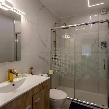 Family-friendly With Private Pool & Rooftop Oasis Alvor